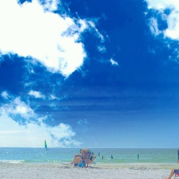 Meet your Posher, Laura - Picture 1 of 1